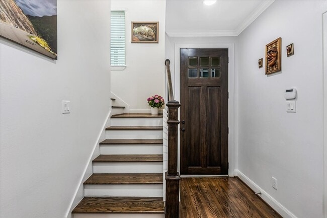 Photo - 8227 Cambridge St