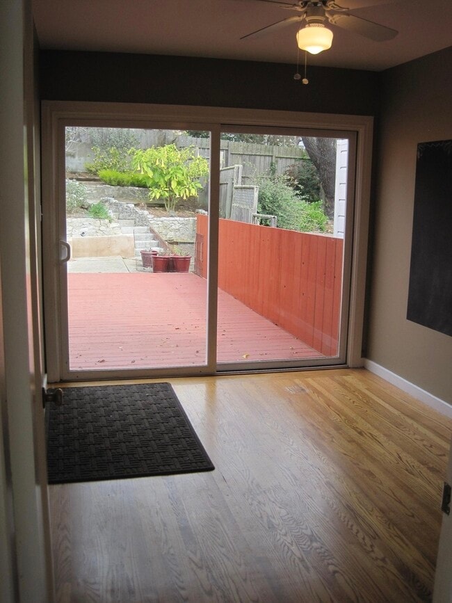 Photo - 136 Molimo Dr