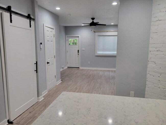 Photo - 110 Handler St