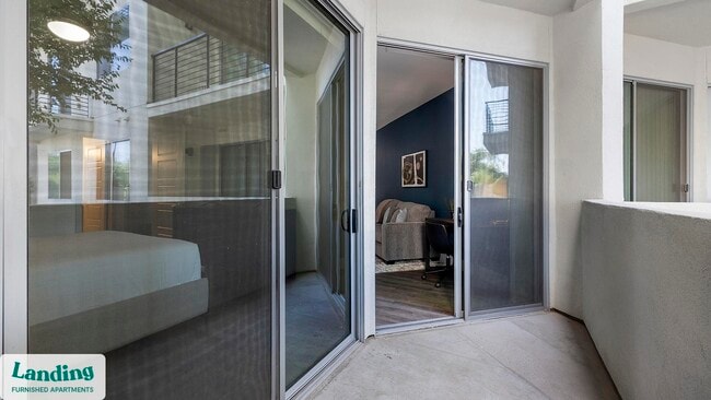 Photo - 2323 E Highland Ave Unidad 2232