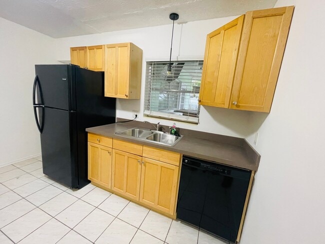 Photo - 1440 Mandel Rd