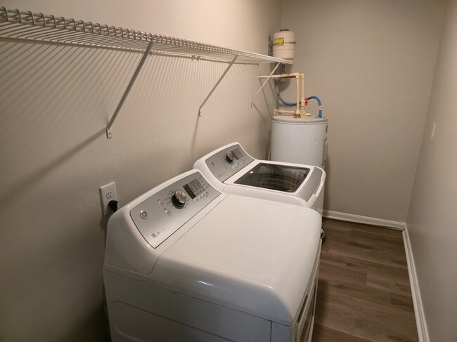 Photo - 194 Graham St