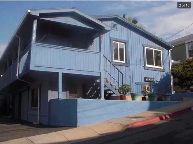 Top front building - 827 8th St Unidad .