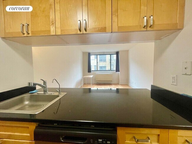 Photo - 323 W 96th St