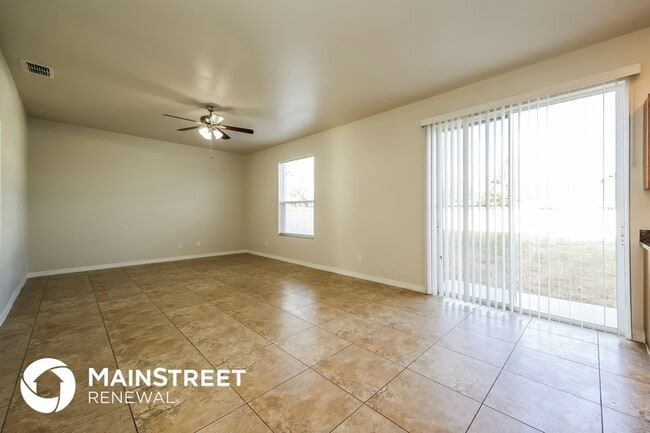 Photo - 825 Eisenhower Blvd