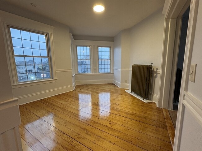 Building Photo - 363 Adams St Unit 3