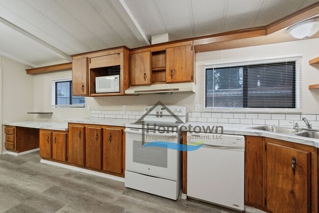 Photo - 3 Bedroom 2 Bathroom Home with Carport Available in Coeur d'Alene!
