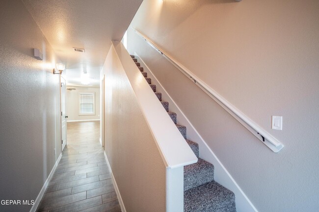 Photo - 6556 Hoop St