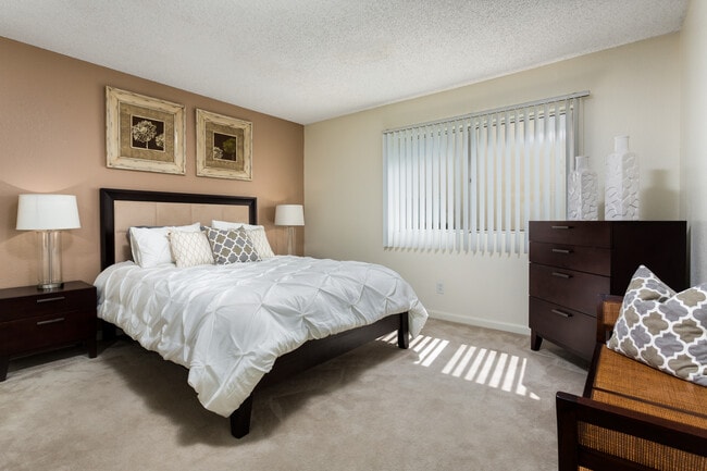 Habitación principal del apartamento de dos habitaciones - eaves San Dimas Canyon