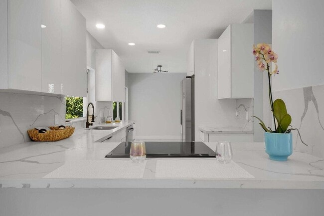 Photo - 3740 Wilderness Way