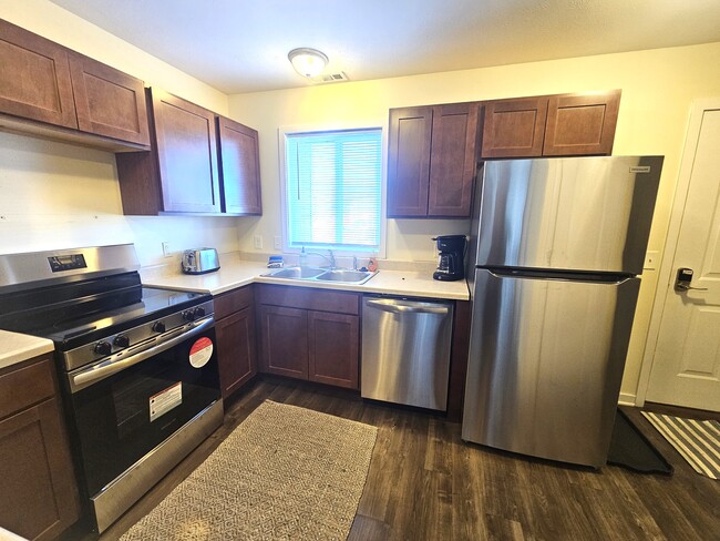 Photo - 3848 Vale Dr