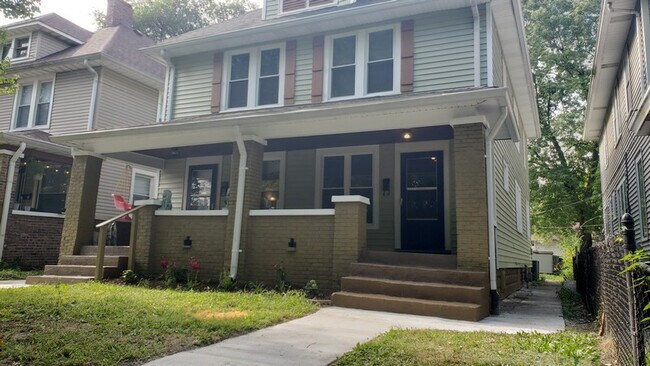 Photo - Historic Garfield Park Neighborhood Charmer!