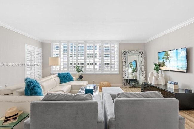 Photo - 5401 Collins Ave Unit 343