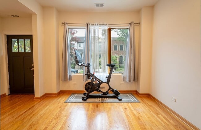 Photo - 3324 N Hoyne Ave Unit 1