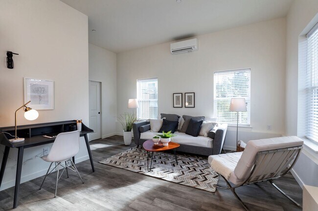 Photo - Bailey Commons