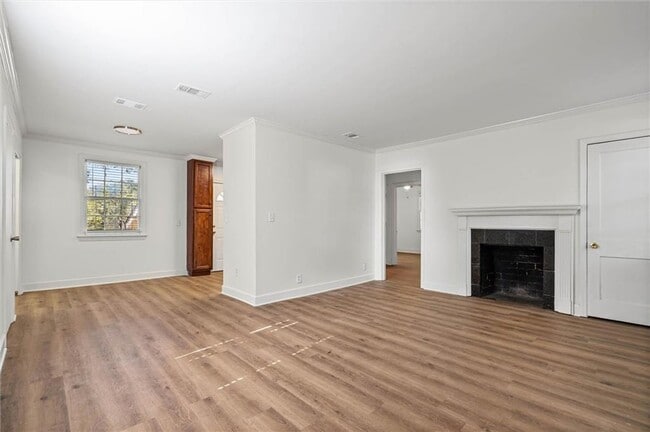 Photo - 5213 Pineview Ln S