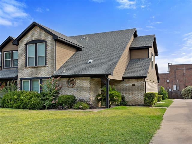 Photo - 6504 Lago Vista Dr