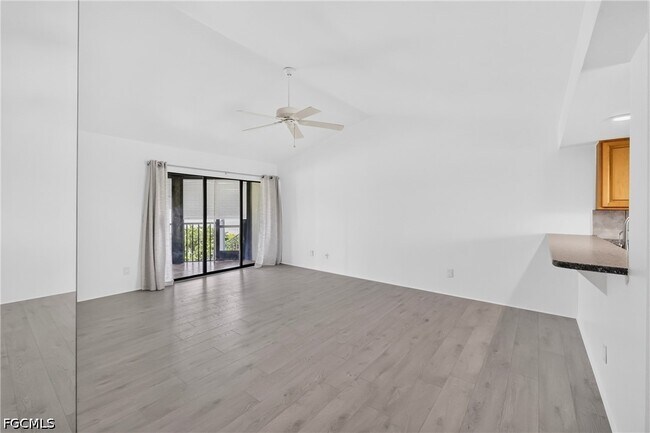 Photo - 4708 SW 8th Pl Unit 201