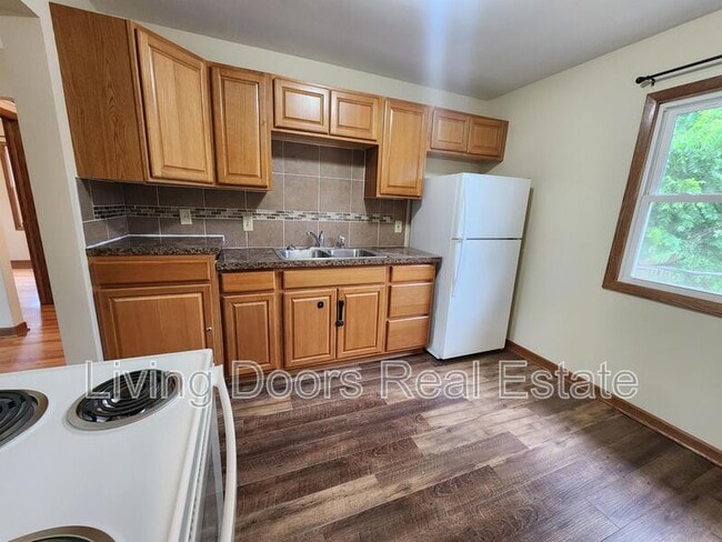 Photo - 317 S 47th St