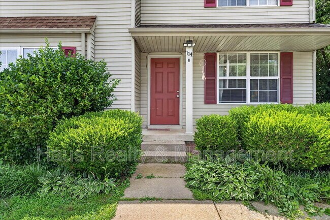 114 Cunningham Pl