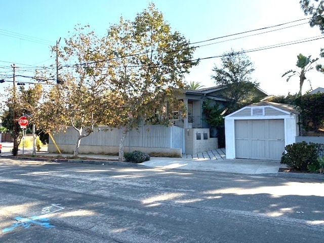 Exterior - 1462 Lake Shore Ave Unit 1464