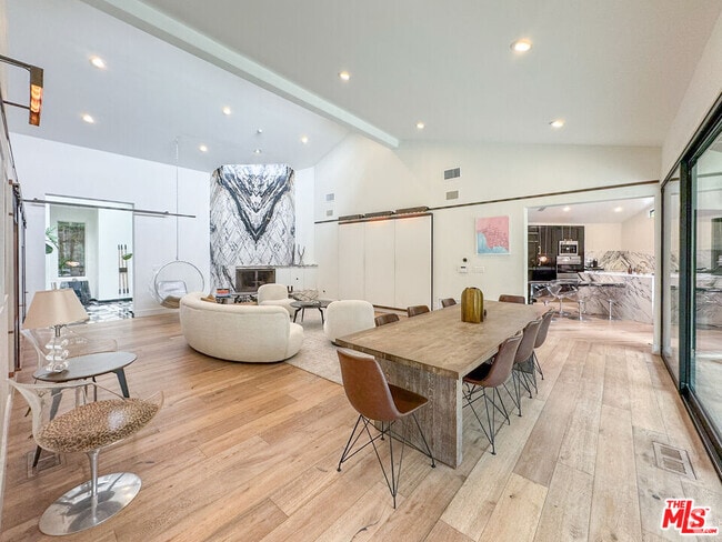 Building Photo - 1615 Marmont Ave Rental