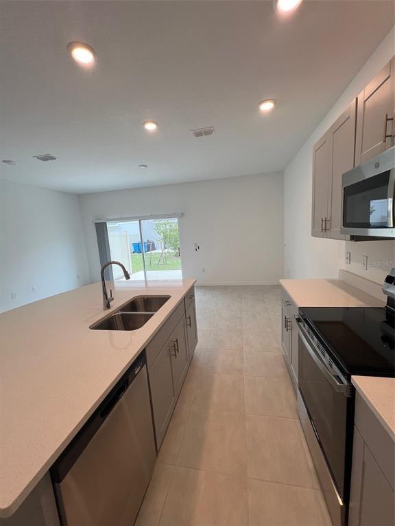 Photo - 2958 Canary Ave