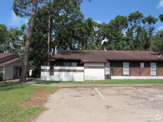 Building Photo - 8411 Country Walk Dr Rental