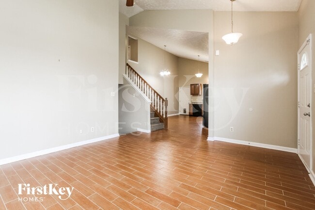 Photo - 1056 Oak Leaf Rd