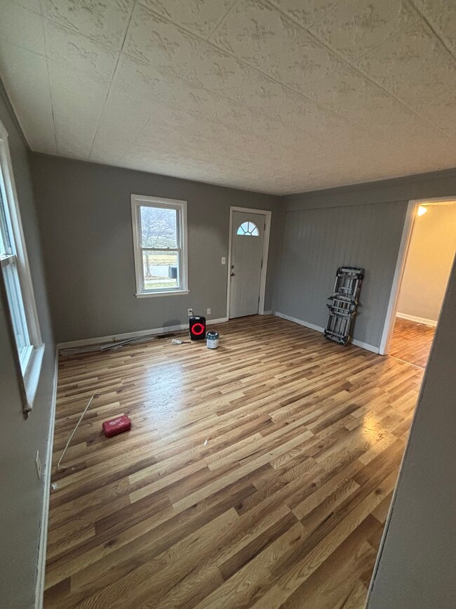 Photo - 127 W Jackson St