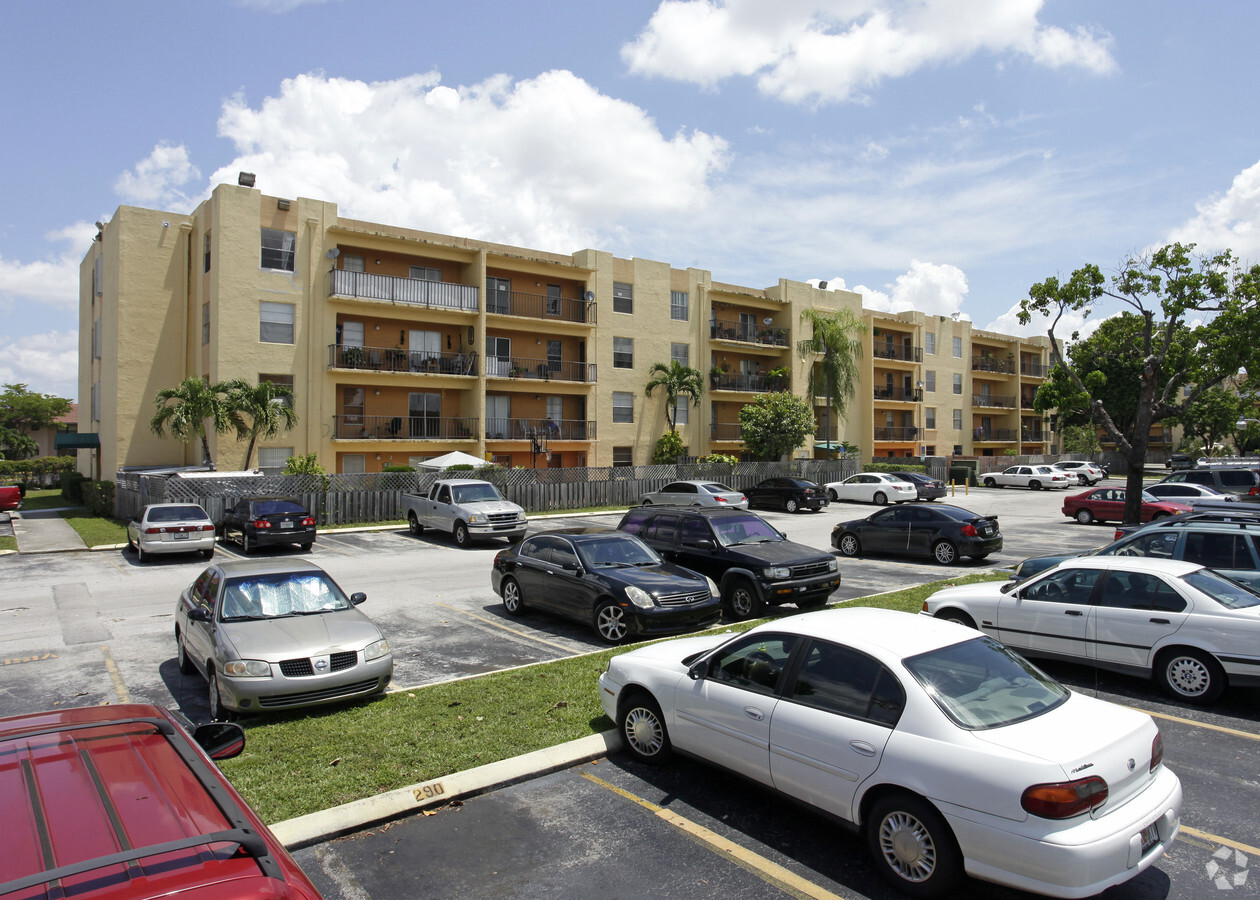 Photo - Westland Gardens Apartments