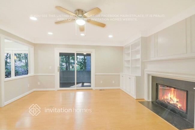 Photo - 305 Durington Pl