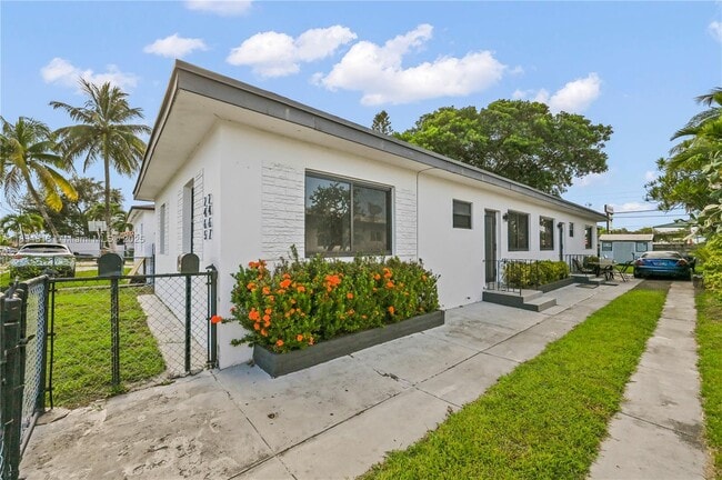 Building Photo - 2465 NW 35th St Rental