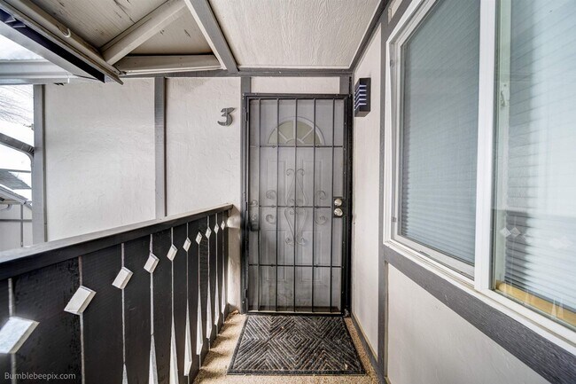 Photo - 102 E Weile Ave