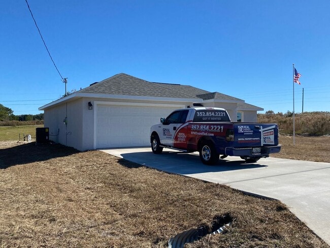 Photo - Desirable SW Ocala Neighborhood 3/2/2 *WON'T LAST*