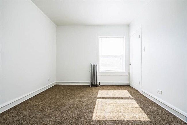 Habitación - 1615-21 W 77th St