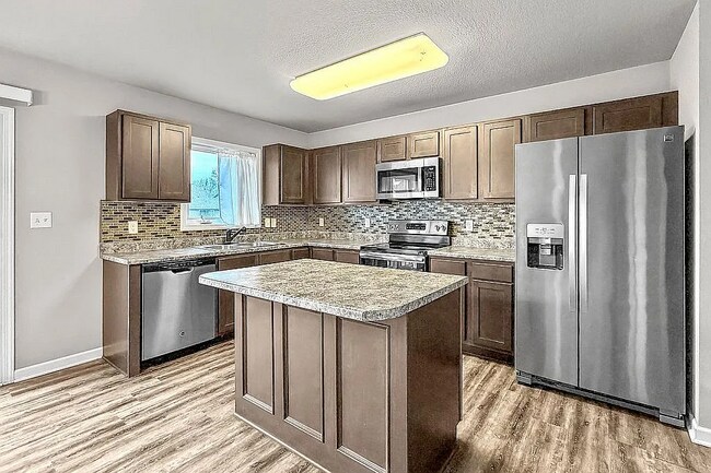 Photo - 205 SW 48th St