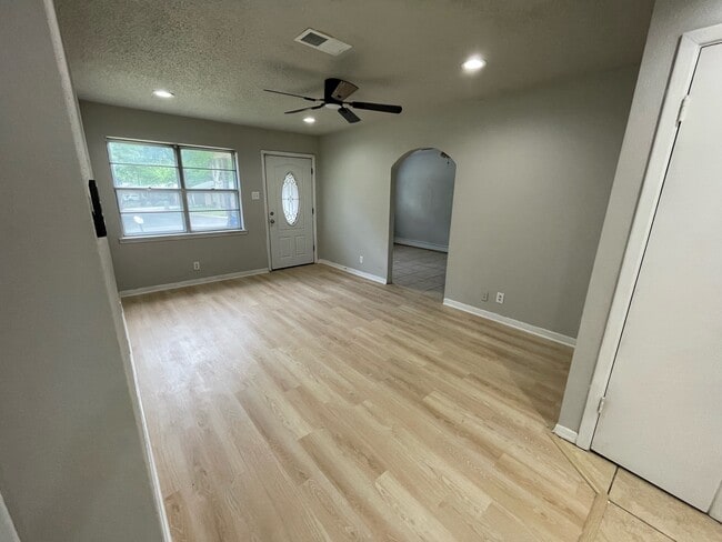 Photo - 1338 McCall St