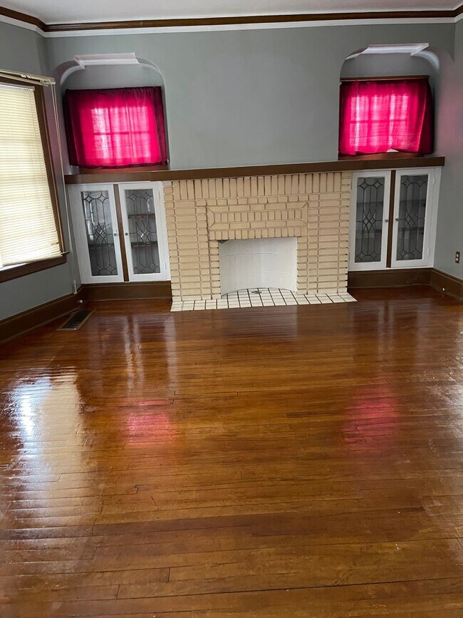 Photo - 3290 E 146th St Unit 1