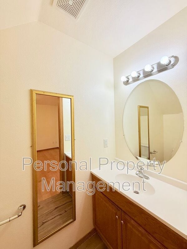 Photo - 5621 NE 64th Street