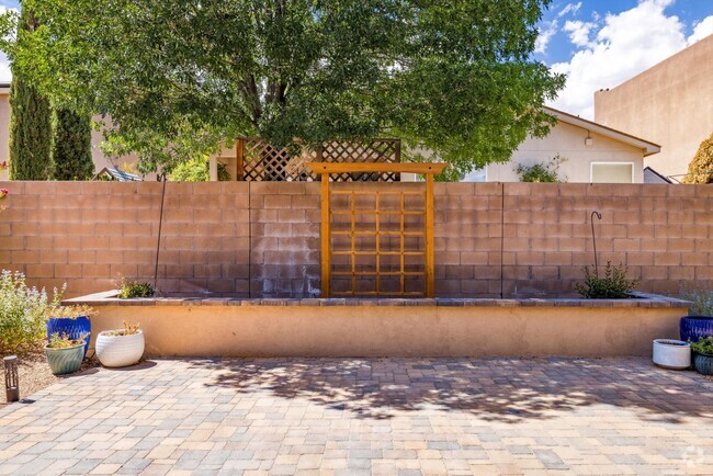 Building Photo - Single Story Beauty | Large Yard | 3 Bedro... Rental