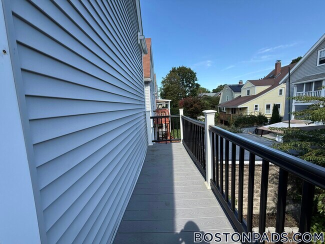 Photo - 41 Simpson Ave Unit 2