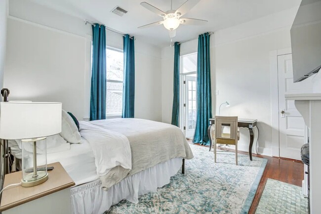 Photo - 7922 Sycamore St