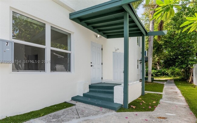 Photo - 709 SW 4th St Unit 7