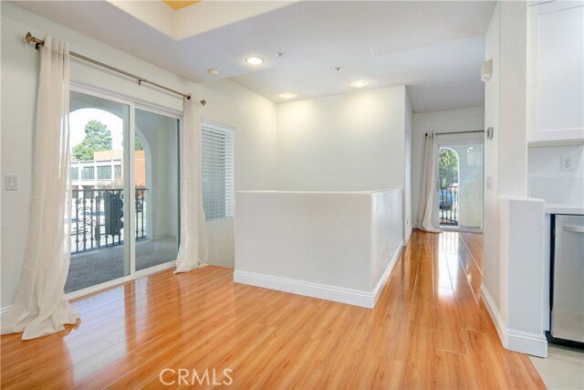 Photo - 600 E Walnut St