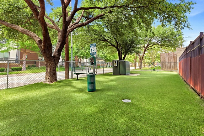 Inwood on the Park apartments — community photo