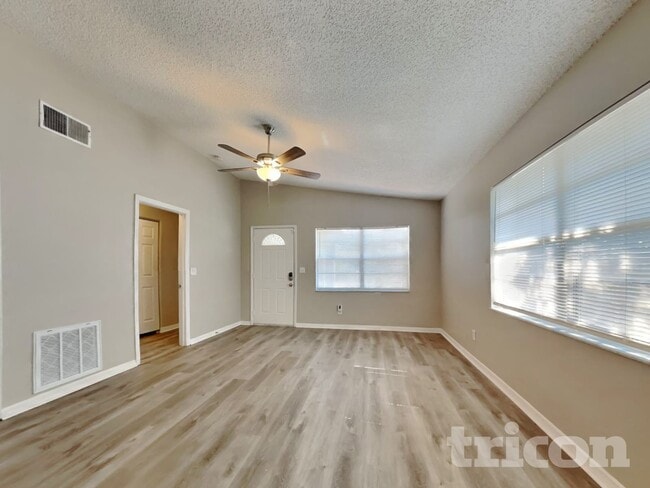 Photo - 4930 44th Ave N