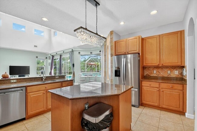 Photo - 3769 Victoria Rd