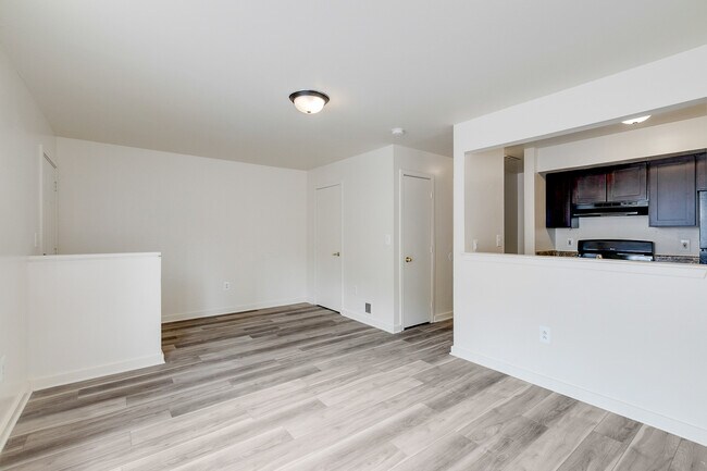 Photo - 759 N Preston St Unidad a