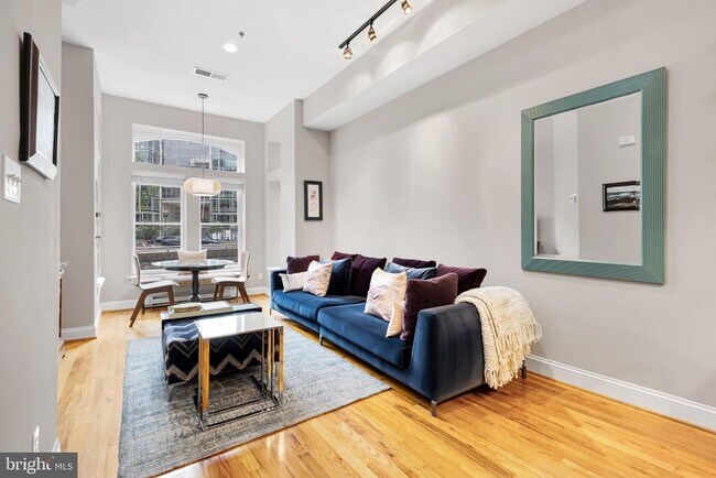 Photo - 2201 K St NW Unit 4